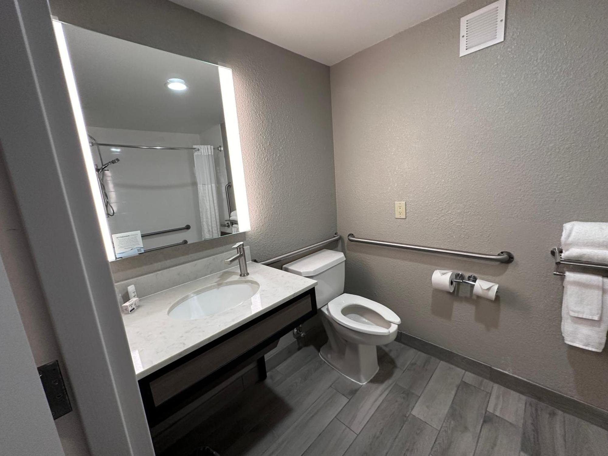 Wingate By Wyndham Waynesboro Hotell Exteriör bild
